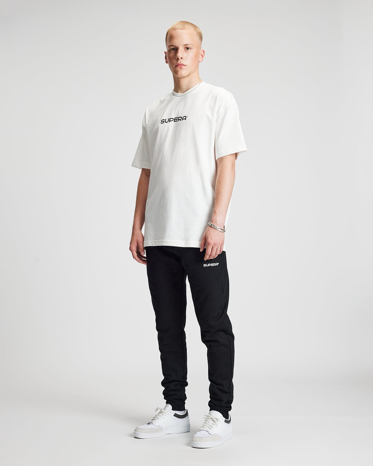OFF-WHITE